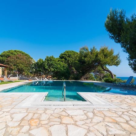 Golden Sand Apartments Vromonerion Bagian luar foto